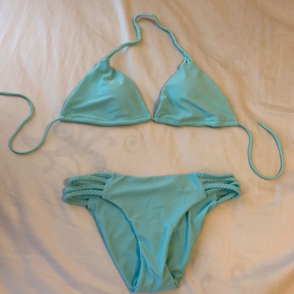 Aqua bikini